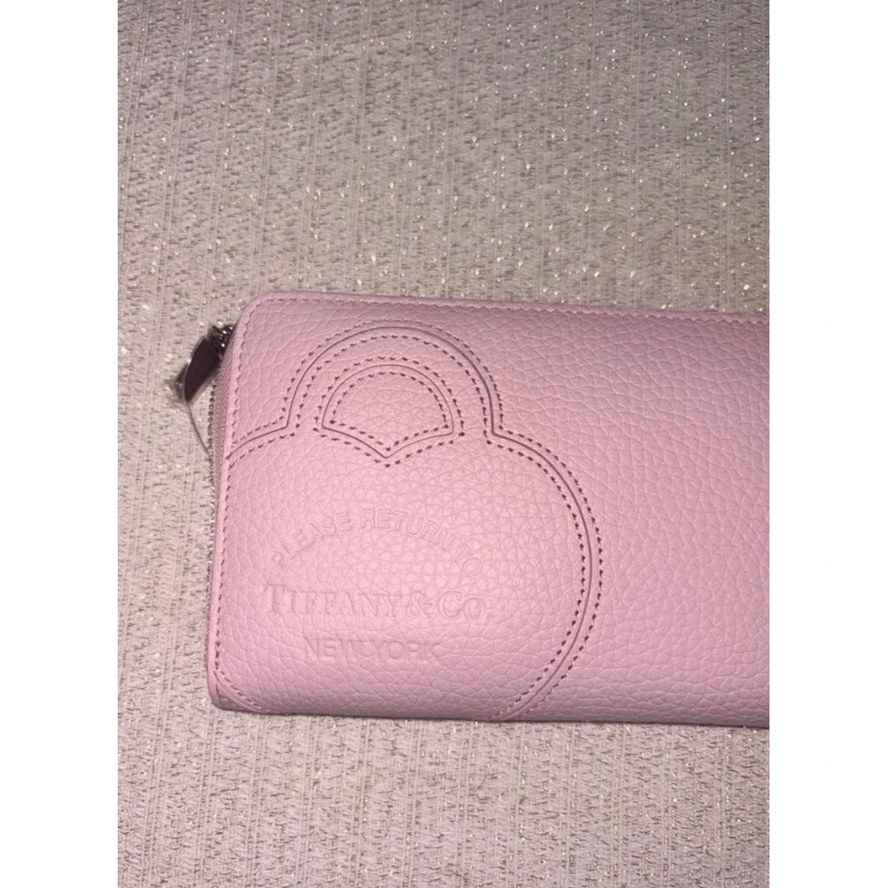 Tiffany & Co Return to Tiffany Wallet OS Pink New Pebbled Leather Zip Around